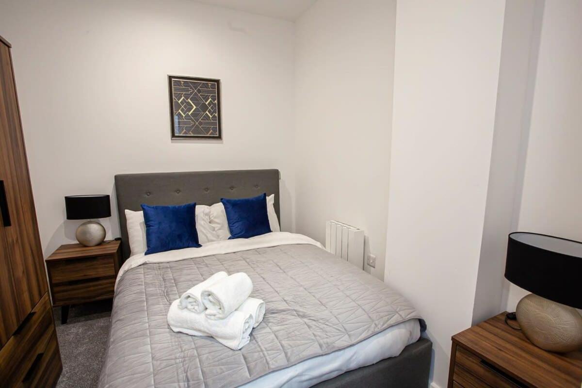 Lovely Open Plan 1 Bedroom Apartment In ボルトン エクステリア 写真