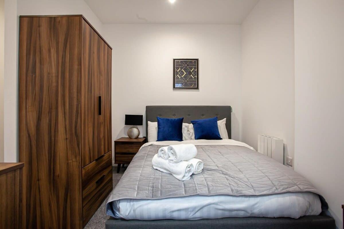 Lovely Open Plan 1 Bedroom Apartment In ボルトン エクステリア 写真