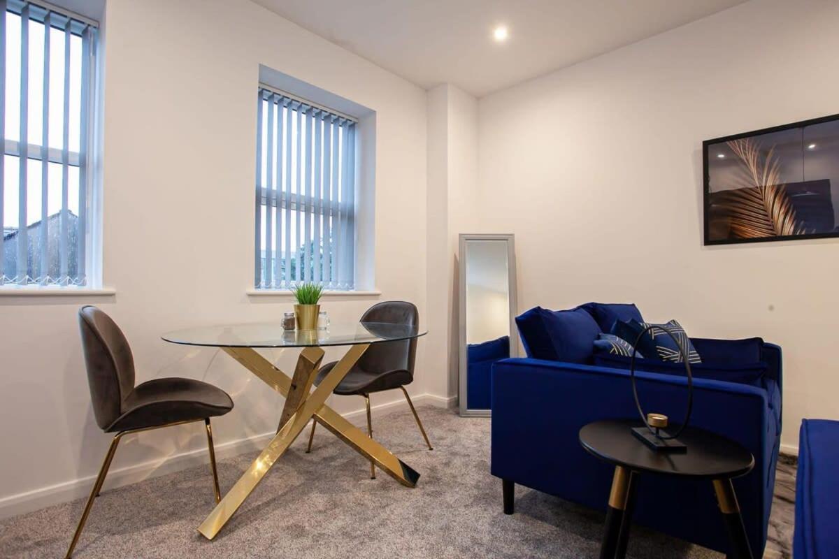 Lovely Open Plan 1 Bedroom Apartment In ボルトン エクステリア 写真